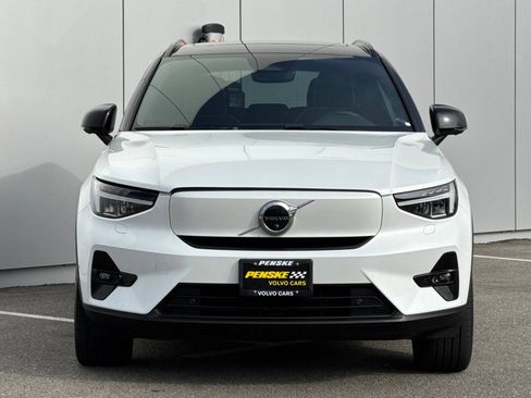 Used 2023 Volvo XC40 Recharge Plus AWD/4WD image 8