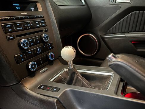 Used 2010 Ford Mustang Shelby GT500 RWD image 20
