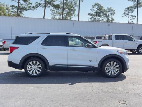Used 2022 Ford Explorer King Ranch w/ Premium Technology Package RWD image 7