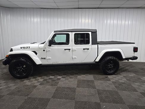 Used 2022 Jeep Gladiator Willys image 5