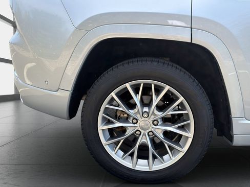 Used 2023 Jeep Grand Cherokee Summit AWD/4WD image 26