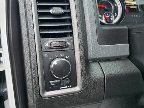 Used 2018 RAM 1500 Tradesman AWD/4WD image 13