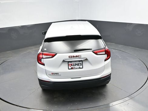 Used 2024 GMC Terrain SLE FWD image 31