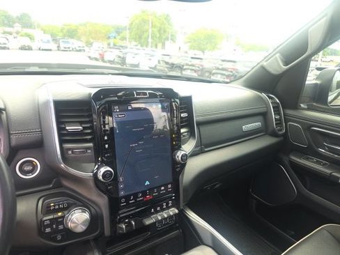Used 2023 RAM 1500 Laramie AWD/4WD image 8