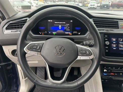 Used 2022 Volkswagen Tiguan SE image 14