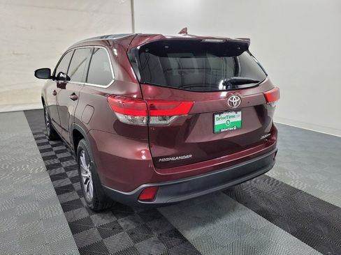 Used 2019 Toyota Highlander XLE AWD/4WD image 5