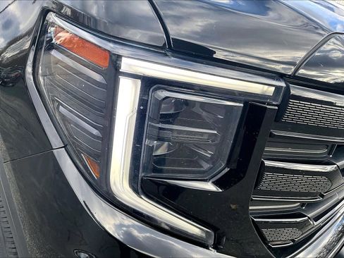 Used 2022 GMC Sierra 1500 Elevation image 32