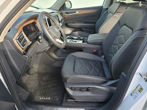 New 2026 Volkswagen Atlas SE image 13