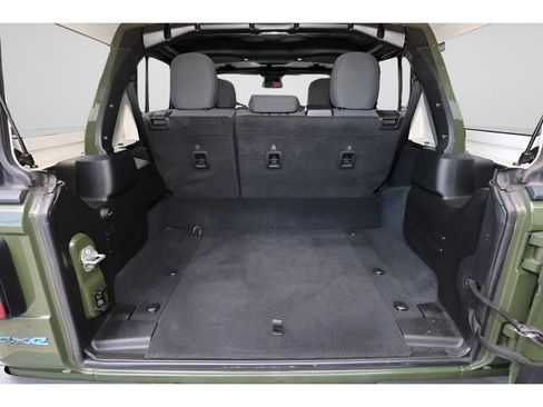 Used 2024 Jeep Wrangler Unlimited w/ Convenience Group AWD/4WD image 18