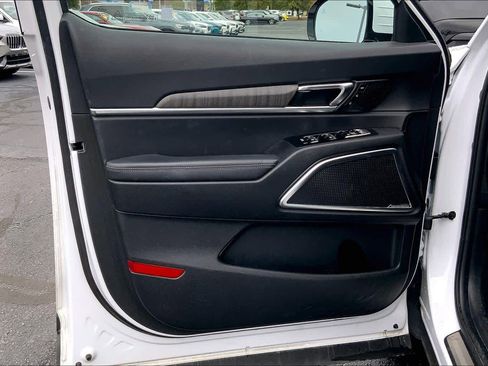Used 2024 Kia Telluride SX Prestige image 23