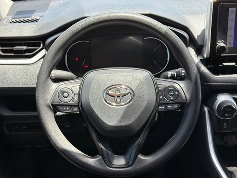 Used 2023 Toyota RAV4 XLE w/ Convenience Package FWD image 15