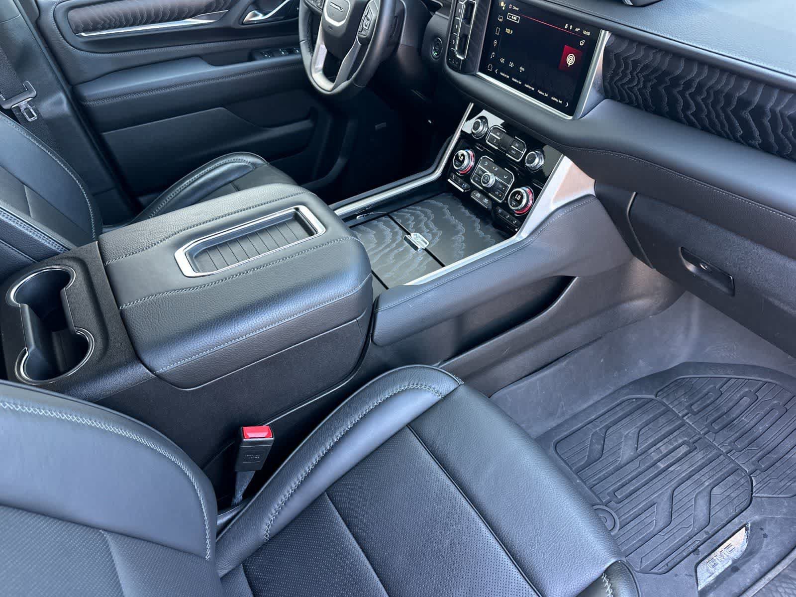 Used 2024 GMC Yukon Denali w/ Max Trailering Package AWD/4WD image 17