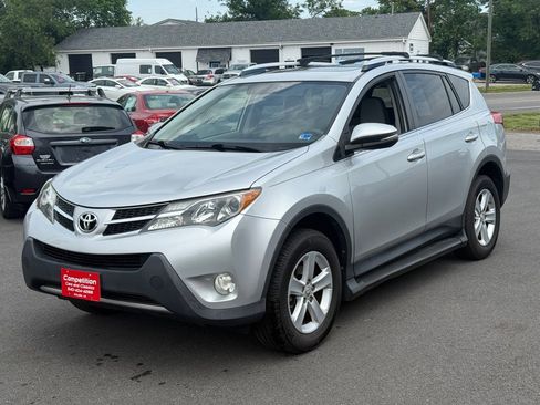Used 2013 Toyota RAV4 XLE AWD/4WD image 1