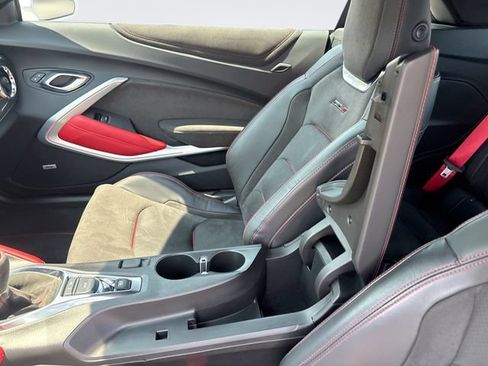 Used 2022 Chevrolet Camaro ZL1 RWD image 21
