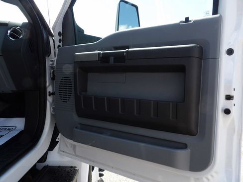 Used 2018 Ford F750 2WD Regular Cab Super Duty image 23