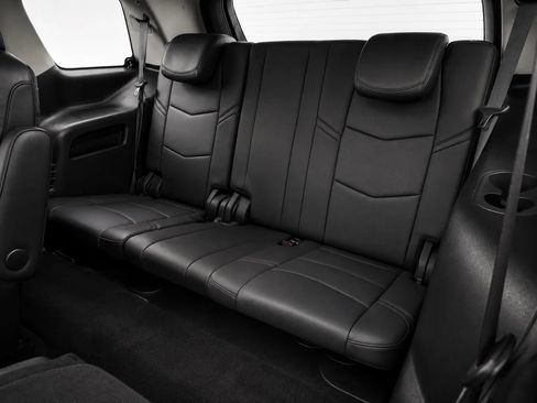 Used 2017 Cadillac Escalade Luxury RWD image 13