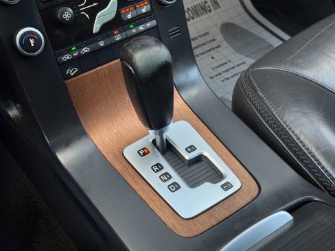 Used 2010 Volvo XC70 3.2 image 18