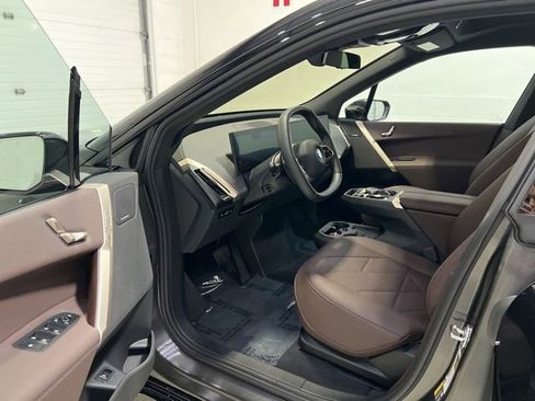 Used 2025 BMW iX xDrive50 image 19