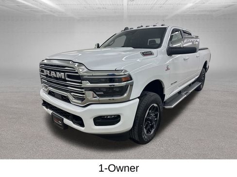 Used 2025 RAM 3500 Laramie AWD/4WD image 8