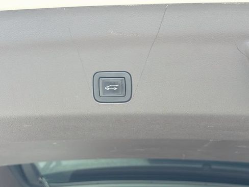 Used 2022 GMC Yukon Denali AWD/4WD image 14