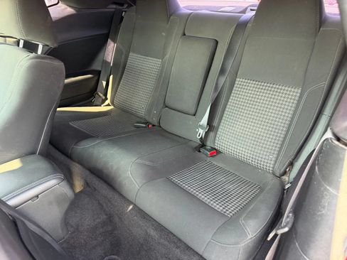 Used 2018 Dodge Challenger R/T RWD image 7