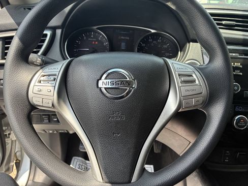 Used 2015 Nissan Rogue SV AWD/4WD image 11
