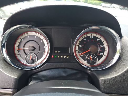 Used 2016 Dodge Grand Caravan SXT FWD image 14