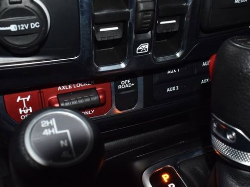 Used 2024 Jeep Wrangler Unlimited Sport AWD/4WD image 17