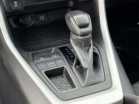 Used 2023 Toyota RAV4 LE image 22