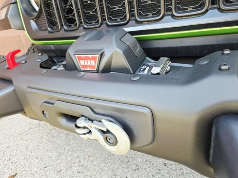 Used 2025 Jeep Wrangler Rubicon w/ Steel Bumper Group AWD/4WD image 18