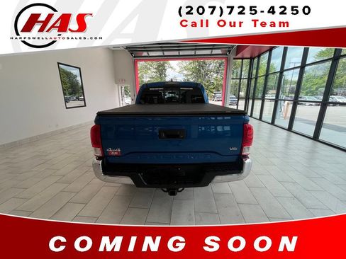 Used 2017 Toyota Tacoma SR5 w/ Tow Package AWD/4WD image 4