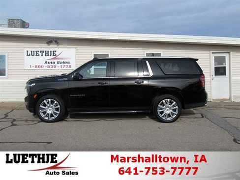 Used 2021 Chevrolet Suburban High Country image 1