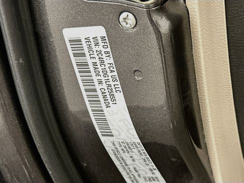 Used 2020 Chrysler Voyager Lxi FWD image 12