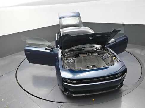 Used 2025 Dodge Charger Daytona R/T w/ Sun & Sound Package AWD/4WD image 29