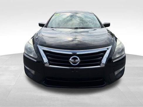 Used 2015 Nissan Altima 2.5 S w/ Special Edition Package FWD image 2
