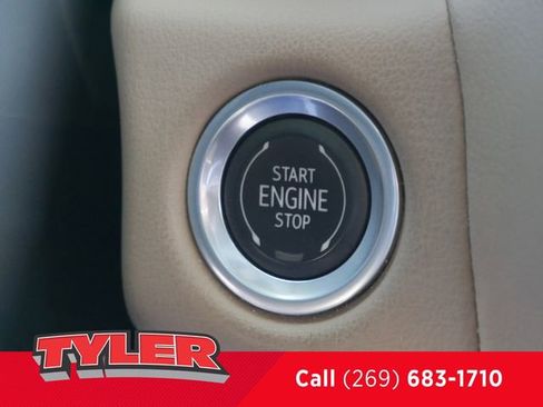 Used 2021 Chevrolet Suburban Premier w/ Premium Package AWD/4WD image 34
