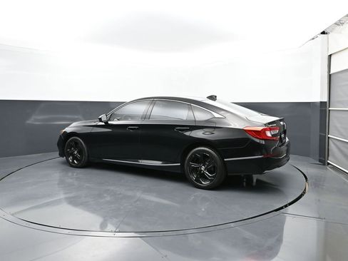 Used 2018 Honda Accord EX image 7