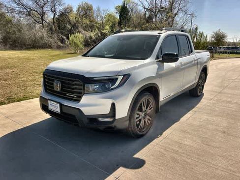 Used 2021 Honda Ridgeline Black Edition image 2