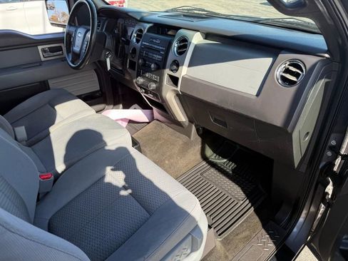 Used 2011 Ford F150 XLT w/ XLT Convenience Pkg image 6