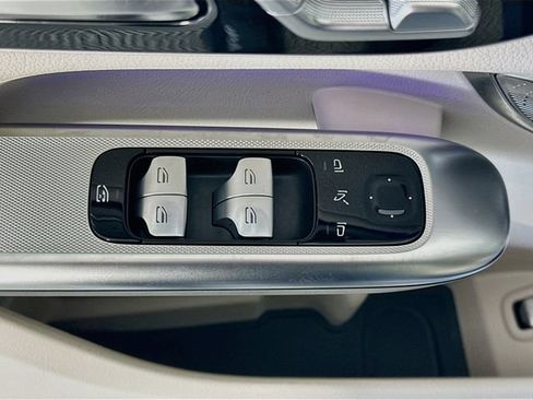 Certified 2026 Mercedes-Benz GLC 300 image 18