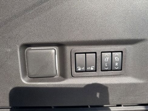 Used 2025 Chevrolet Tahoe Premier image 34