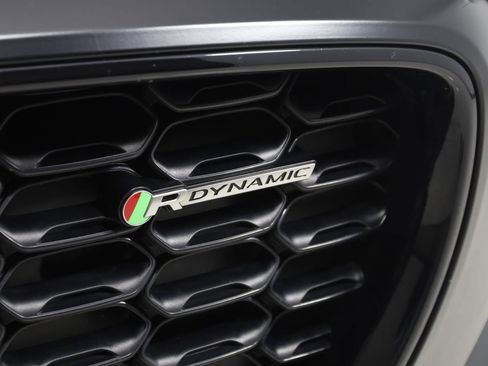 Used 2022 Jaguar F-TYPE R-Dynamic AWD/4WD image 23
