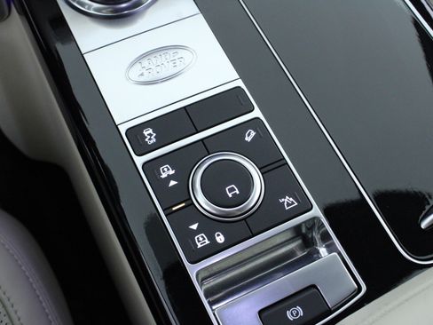 Used 2020 Land Rover Range Rover HSE image 31