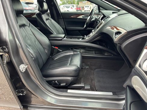 Used 2019 Lincoln MKZ Reserve w/ Luxury Package FWD image 12