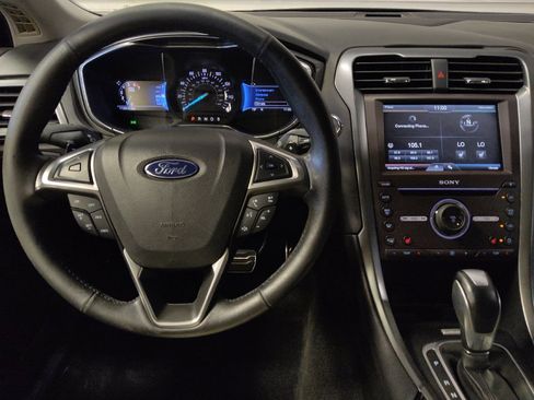 Used 2016 Ford Fusion Titanium FWD image 22