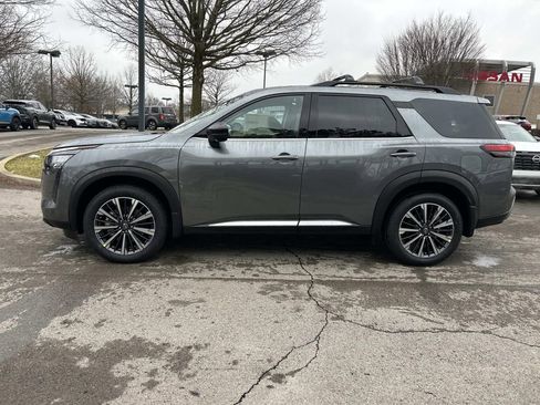 New 2026 Nissan Pathfinder Platinum AWD/4WD image 4