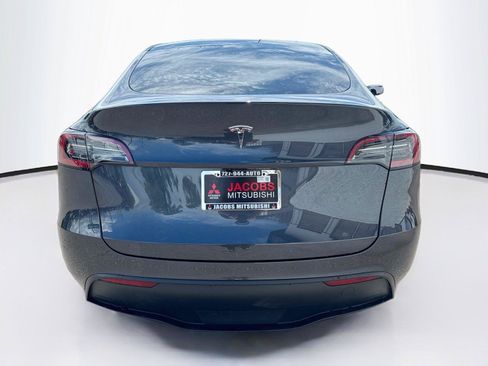 Used 2025 Tesla Model Y Long Range RWD image 4