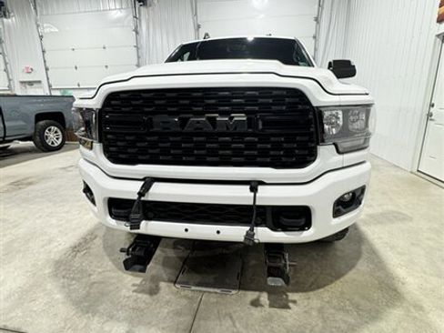 Used 2022 RAM 2500 Big Horn w/ Night Edition AWD/4WD image 4