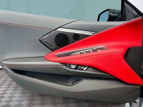 Used 2025 Chevrolet Corvette 2LT w/ Stealth Interior Trim Package image 21