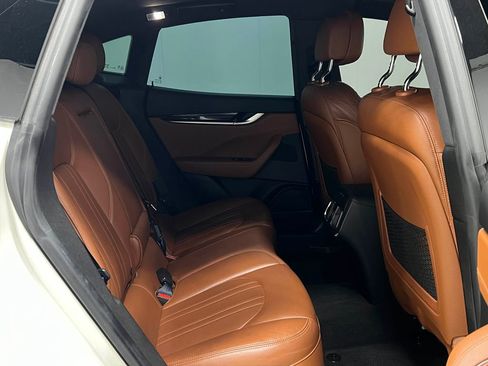 Used 2020 Maserati Levante Base image 34